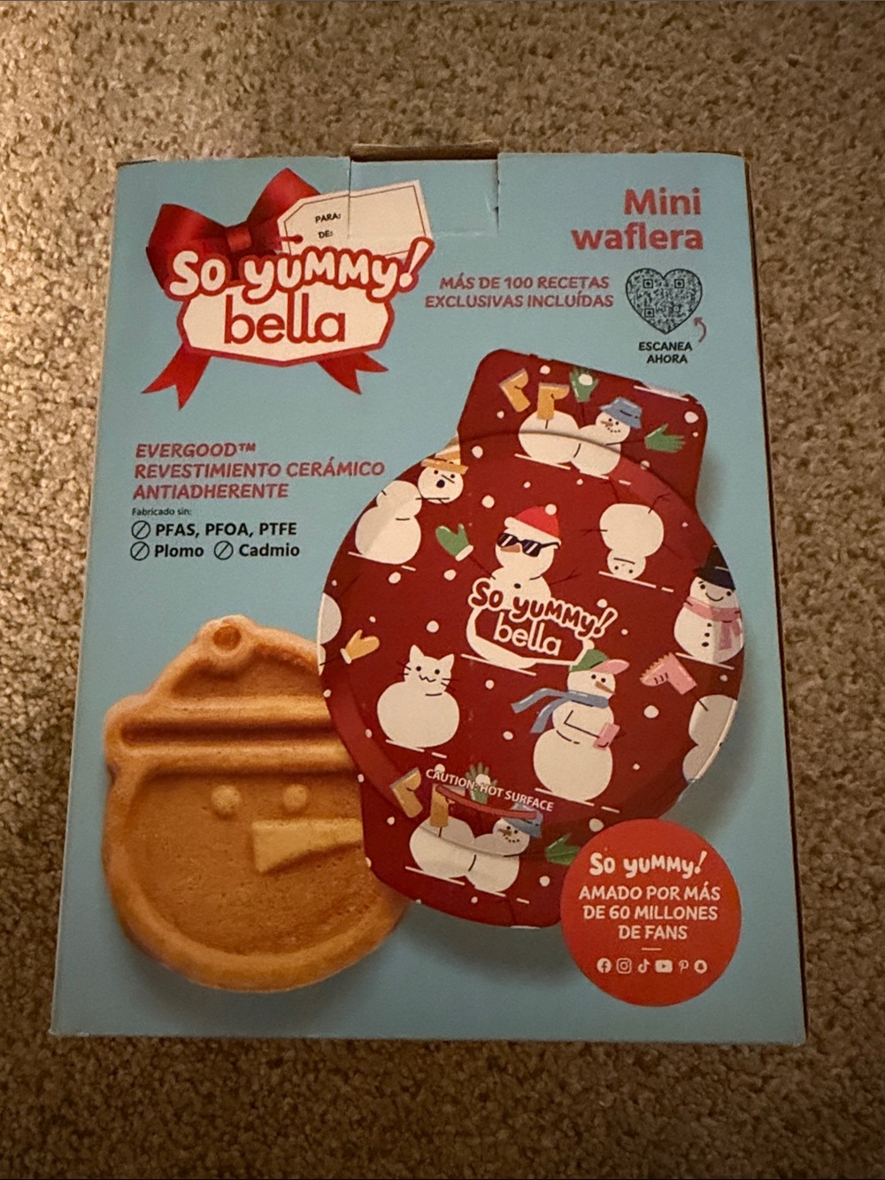 Abella Mini Wafflera Red with Snowman Pattern